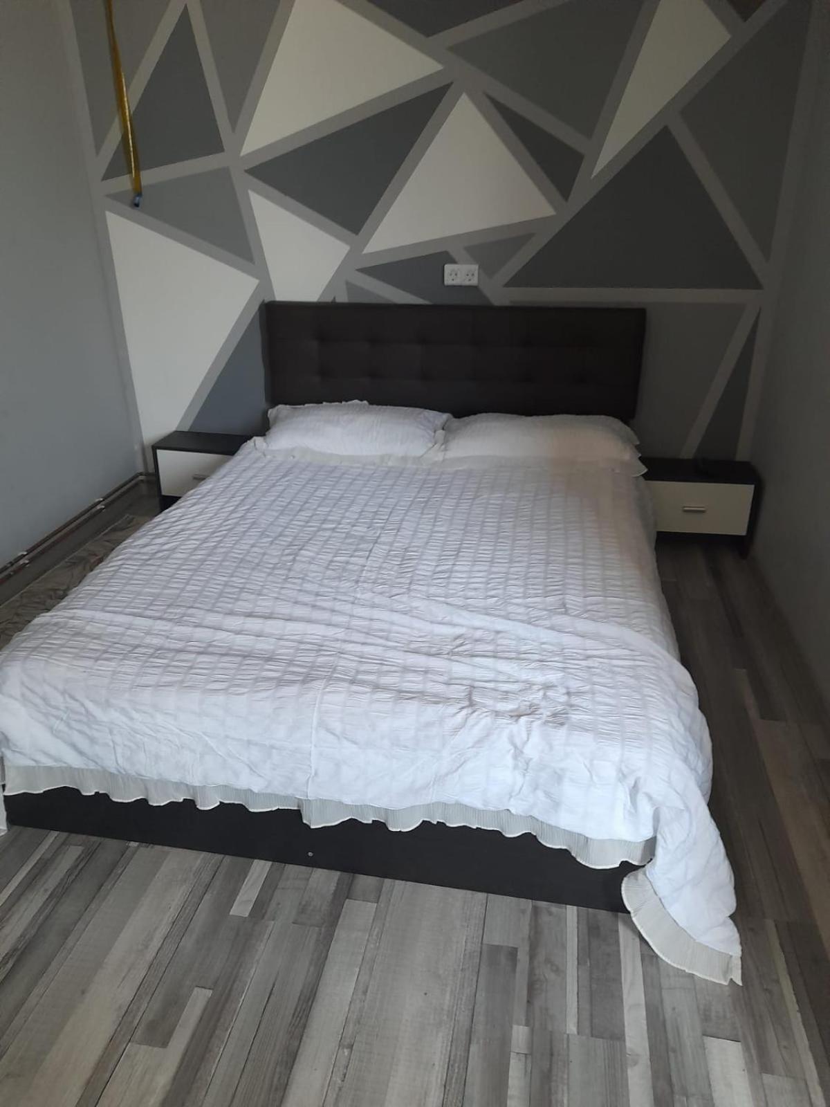 Apartmán Garsoniera Sic Zona Terapia Zona Linistita La Casa Cu Parcare Kluž Exteriér fotografie
