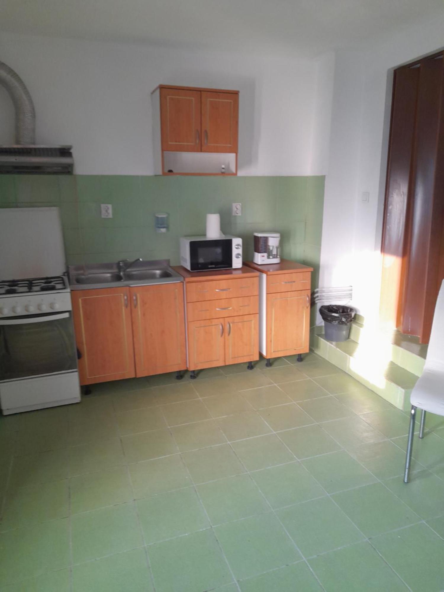 Apartmán Garsoniera Sic Zona Terapia Zona Linistita La Casa Cu Parcare Kluž Exteriér fotografie