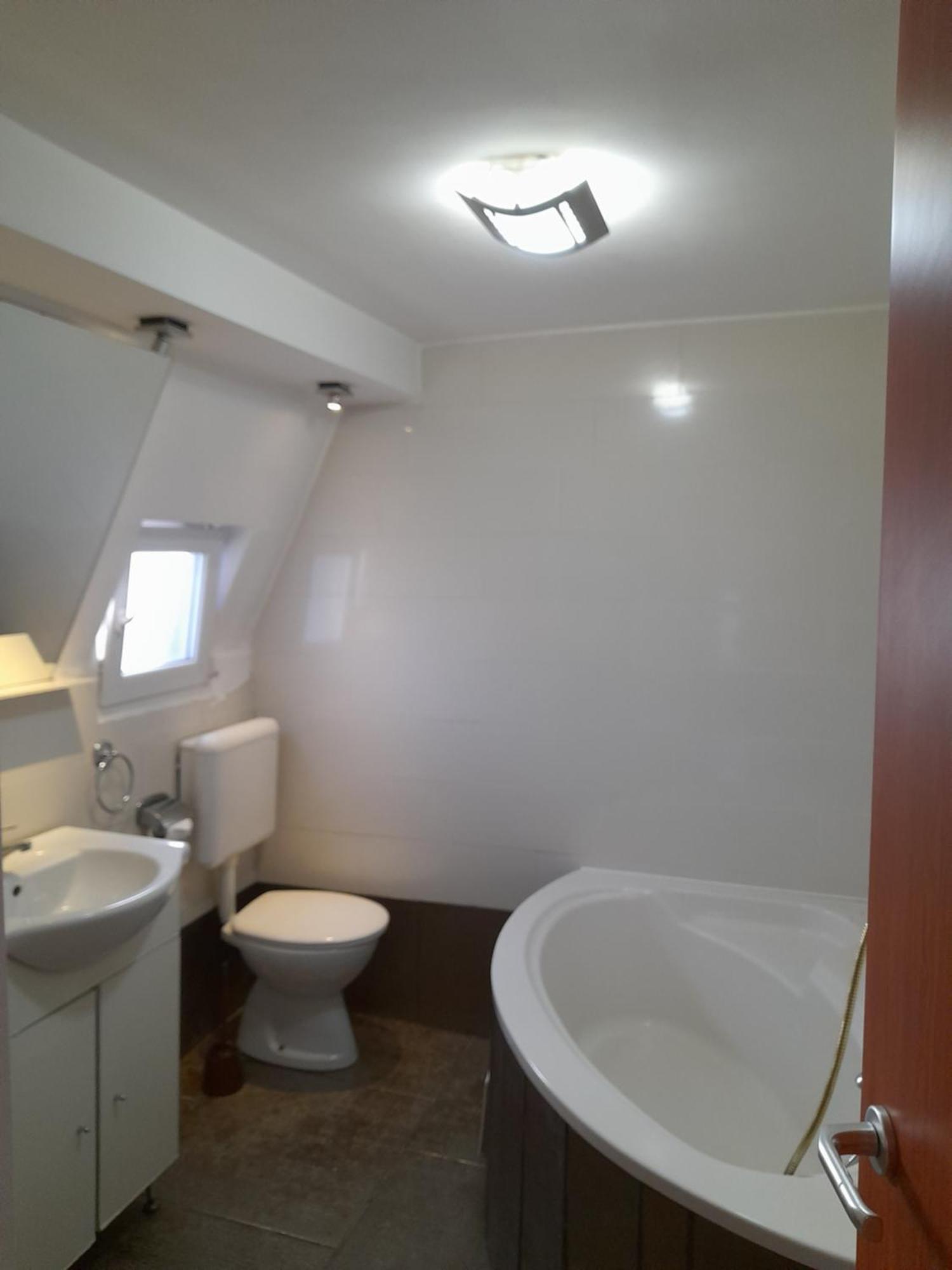 Apartmán Garsoniera Sic Zona Terapia Zona Linistita La Casa Cu Parcare Kluž Exteriér fotografie