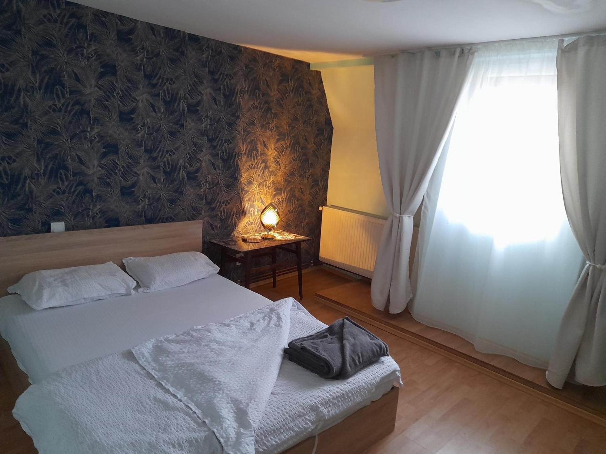 Apartmán Garsoniera Sic Zona Terapia Zona Linistita La Casa Cu Parcare Kluž Exteriér fotografie